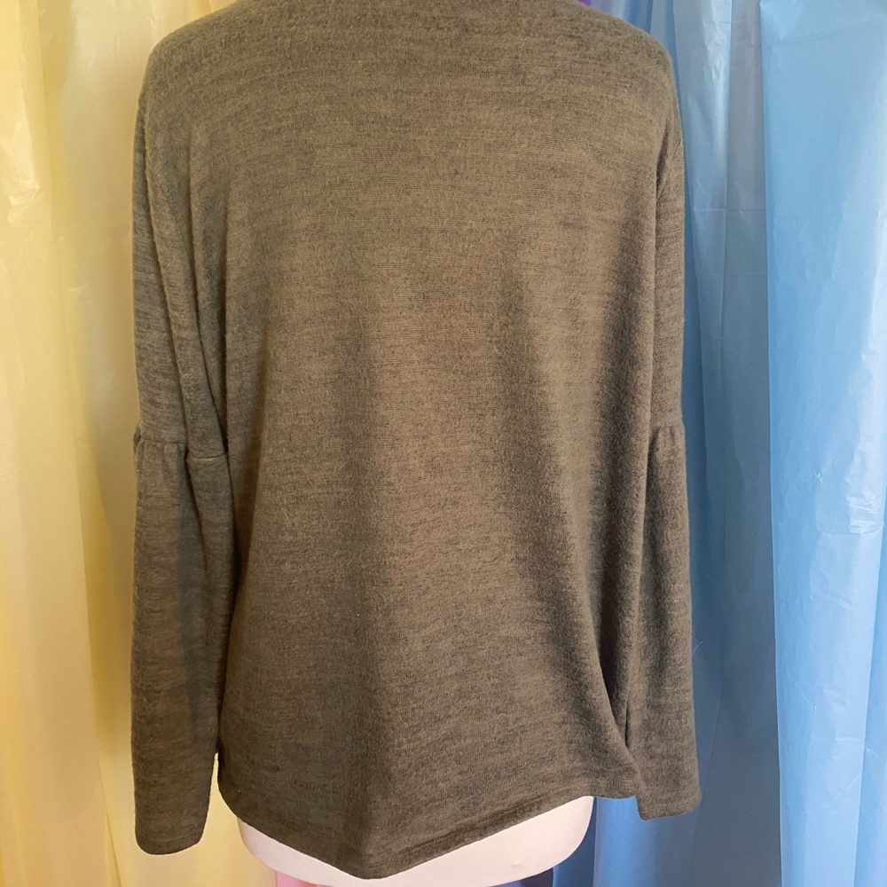 Sweater - Picture 6 of 8